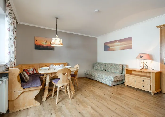 Birgit Hinterglemm *